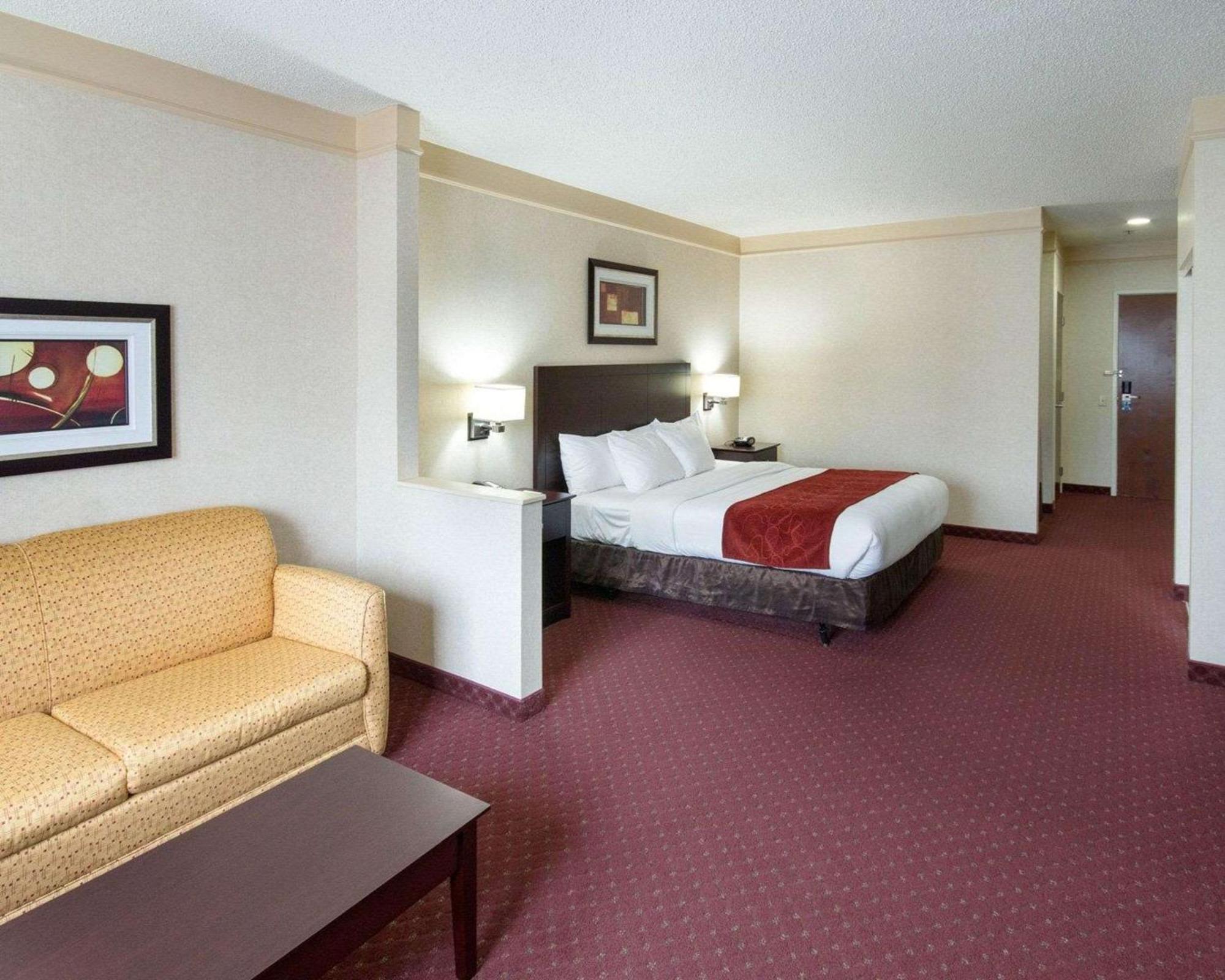 Comfort Suites Parkersburg South Mineral Wells Exterior photo